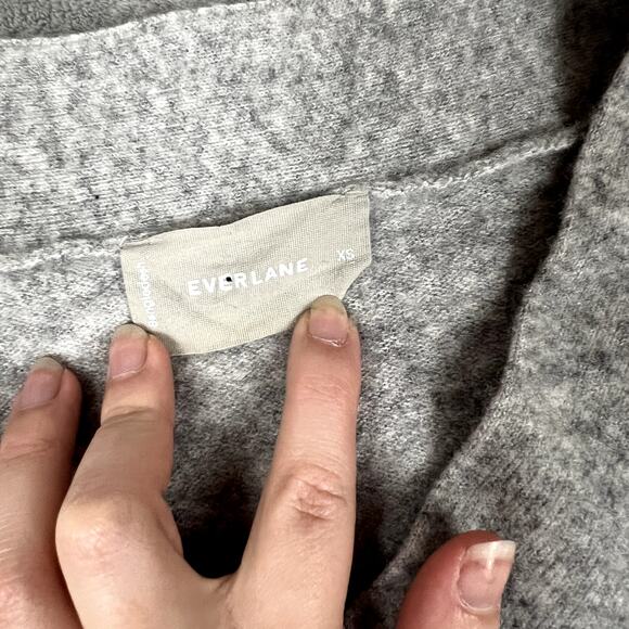 Everlane Wool Sweater Womens XS V Neck Gray Minimalist Preppy Classy - Picture 3 of 9